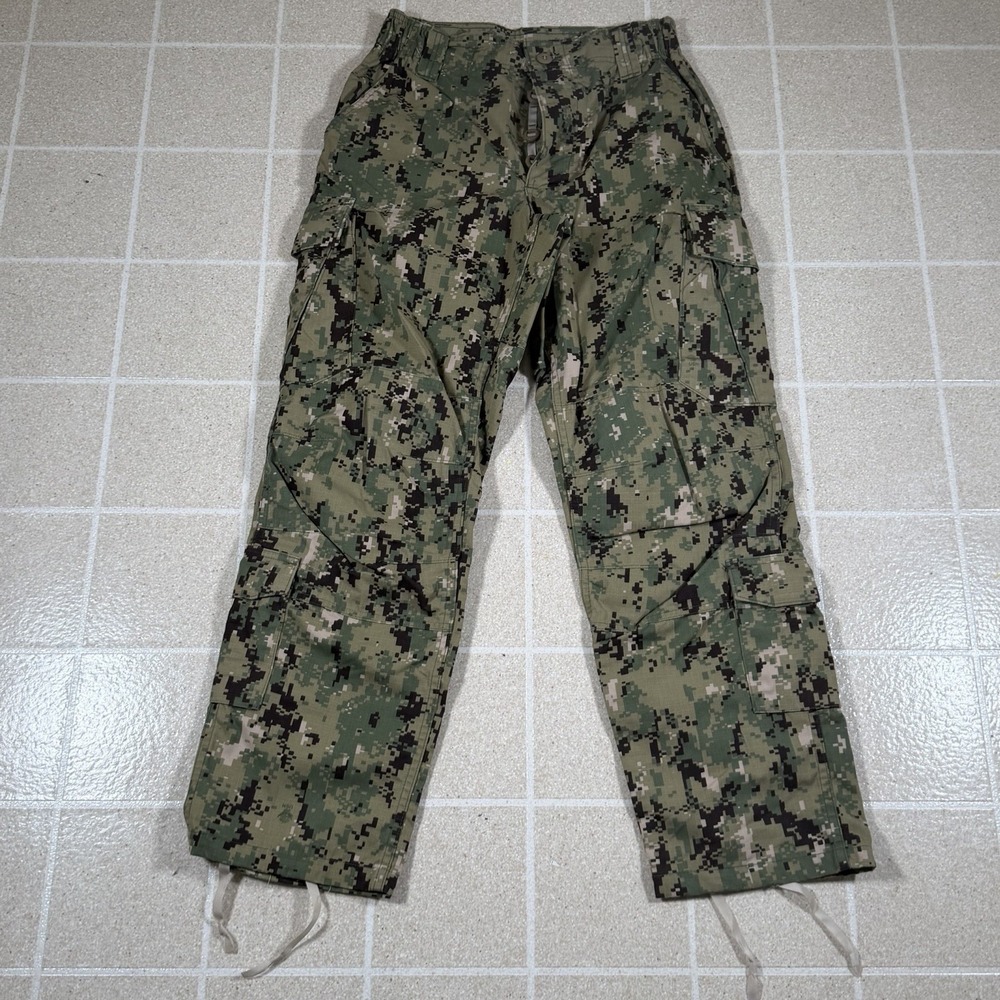 US Navy USN NWU Type III Working Uniform Size Small Short Pants Trousers AOR2
